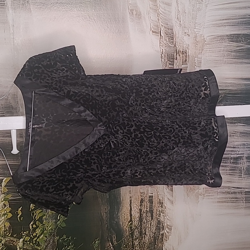 New with tags! Daisy Fuentes Womens Petite XL black sheer textured dressy blouse